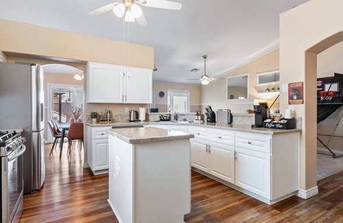 North Las Vegas House | 3BD Pool+Jacuzzi Oasis!
