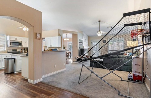 North Las Vegas House | 3BD Pool+Jacuzzi Oasis!