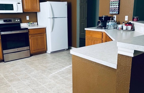 San Antonio House | Inviting 3Bdr Single Story Home with Breakfast & Family-Friendly Amenities