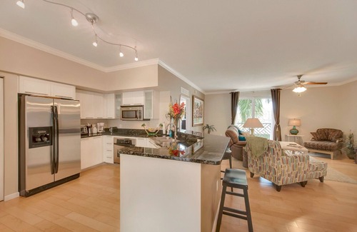 Pineapple Grove Arts District Condo | Elegant 3BR Beach Getaway in Downtown Delray Beach