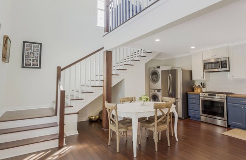 Rayne House | Top-Rated 3-Bedroom Lakehouse with Scenic Views