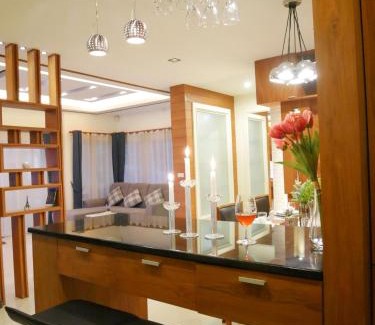 Pa Bong Resort | Family-Friendly 3Bed/4Bath Near Unity School & Airport