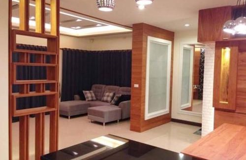 Pa Bong Resort | Family-Friendly 3Bed/4Bath Near Unity School & Airport