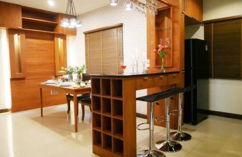 Pa Bong Resort | Family-Friendly 3Bed/4Bath Near Unity School & Airport