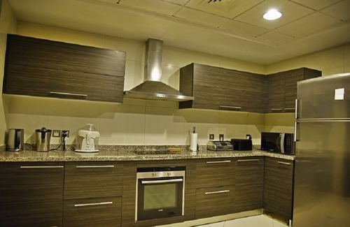 Dubai Apartment | Unforgettable 3-Bedroom Retreat with Marina Views