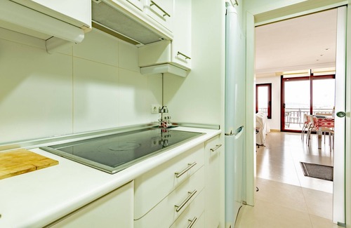Puerto de Pollensa Condo | Modern 3-Bedroom Apartment with Ocean View and Free WiFi