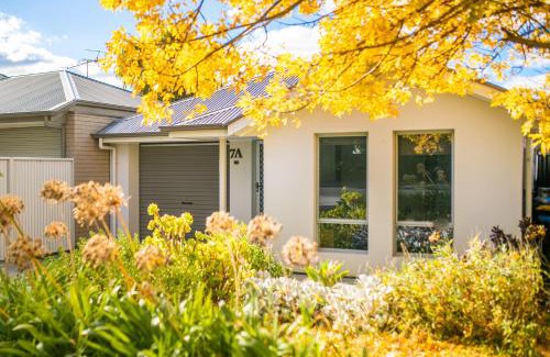 Mount Barker House | Modern 3-Bedroom Home in Mt Barker - Pet & Child Friendly