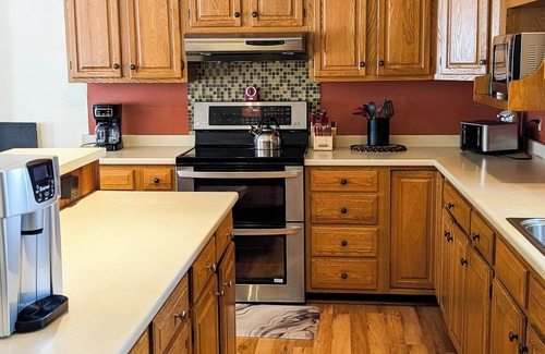 Bar Harbor House | Pet-Friendly 3Bedroom2Bath Carriage House with Hot Tub