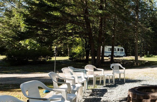 Salsbury Cove Apartment | Family-Friendly 3-Bedroom Apt with Pool & Play Area
