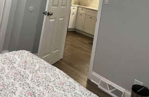 Chatham House | 3bedrooms 1bath.