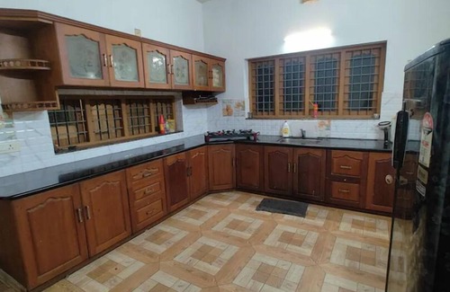 Narakal House | Budget-Friendly 3BHK Family Homestay in Kadamakudy