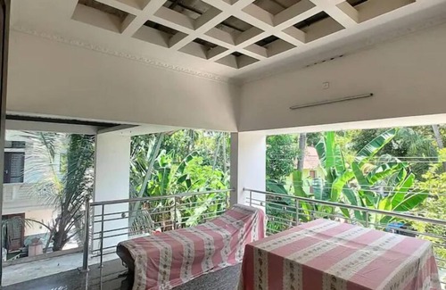 Narakal House | Budget-Friendly 3BHK Family Homestay in Kadamakudy