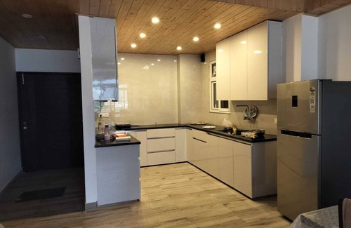 Dharampur Apartment | 3BHK fully furnished apartment in tranquil Dharampur with stunning mountain view