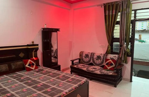 Khatima House | Family-Friendly 3bkh Khatima: Pets Welcome, Great Location