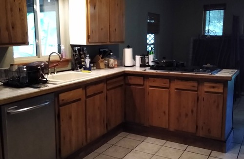 Montview Harbor House | Cozy 3BR Lake Travis Retreat with Full Kitchen Access
