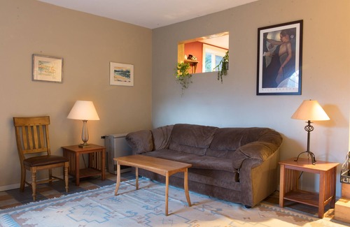 Warren House | Spacious 3BR House in Warren with Breathtaking Mountain Views