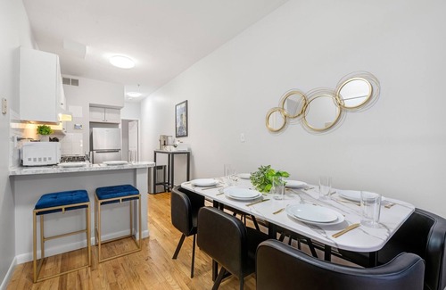 Hoboken Apartment | 3Br 3Ba Old NY Charm Modern Luxe Sleeps up to 12 Min to NYC Walkable