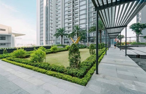Cong Vi House | Cozy 3BR Apartment at Vinhomes Metropolis in Hanoi