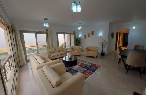 Al-Khalifa Apartment | Elegant 3BR Apartment with Free Pool Access at EMMAR Uptown