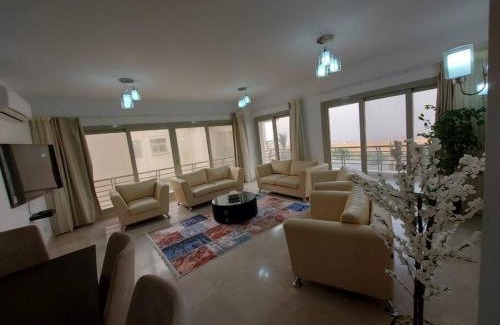Al-Khalifa Apartment | Elegant 3BR Apartment with Free Pool Access at EMMAR Uptown