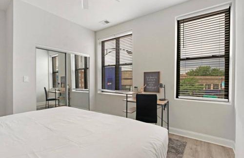 Avondale Apartment | Comfortable Apartments in Chicago, IL - Child Friendly Stay