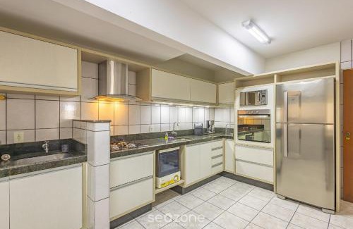 Centro Apartment | Cozy Apto with BBQ, Just 50m from Itapema Beach