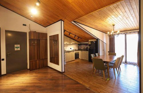 Avlabari Apartment | 3BR Apartment with Expansive Terrace & Breathtaking Views