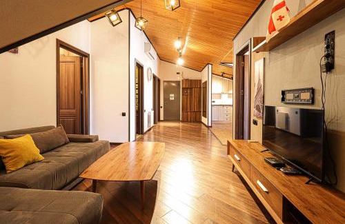 Avlabari Apartment | 3BR Apartment with Expansive Terrace & Breathtaking Views