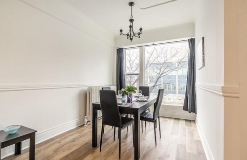 Hamilton Apartment | Family-Friendly 3BR Apartment with Netflix near King Street