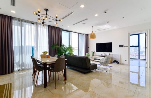 Ben Nghe Apartment | Experience Aqua 2: Cozy Stay with Panoramic Vinhomes Views