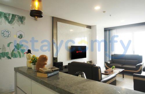 Lubuk Baja Apartment | Family-Friendly 3BR Aston Residence with City and Sea Views