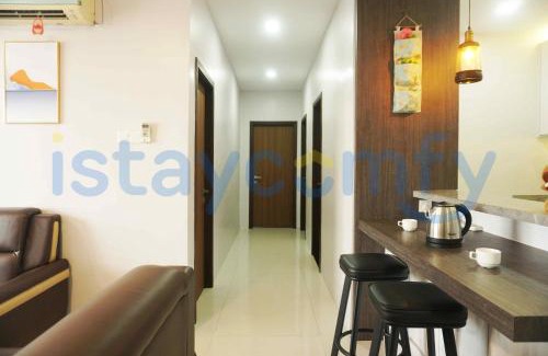 Lubuk Baja Apartment | Family-Friendly 3BR Aston Residence with City and Sea Views