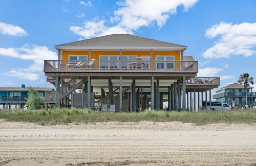 Port Bolivar House | Oceanfront Bliss at SeaDreams: 3 BR with Gourmet Kitchen