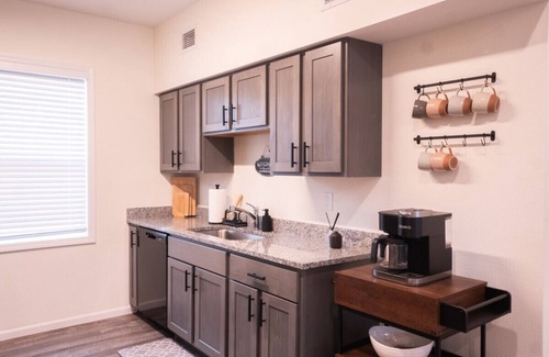 Lawrence Apartment | [3BR] Chic Retreat | Min from KU/Mass