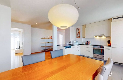 Seefeld Apartment | 3BR city flat near Bellevue! SF6