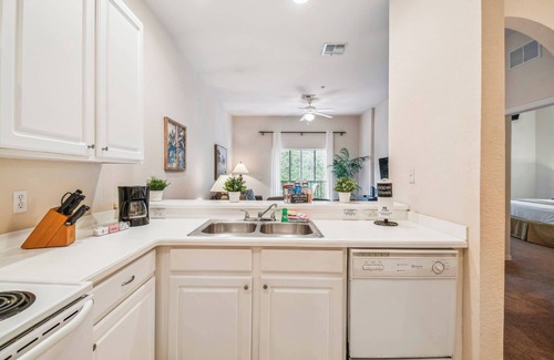 Bahama Bay House | Bahama Bay Resort: Family-Friendly Retreat with Pool & Kitchen
