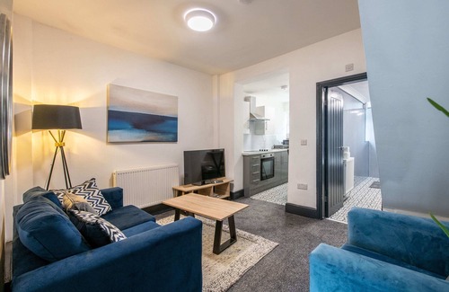 Liverpool House | 3BR Family Getaway Near Anfield & Liverpool City Centre