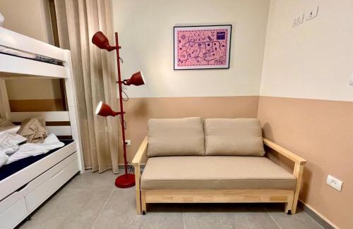 Nachlaot Apartment | 3BR Gem in Nachlaot