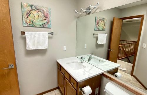 Briargate House | Family-Friendly 3BR Home Near USAFA with Cozy Fireplace