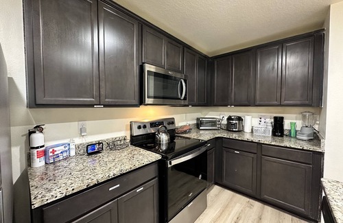 Brooksville House | Modern 3BR Home with Patio & Breakfast - Perfect Getaway!