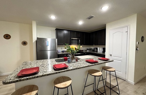 Brooksville House | Modern 3BR Home with Patio & Breakfast - Perfect Getaway!