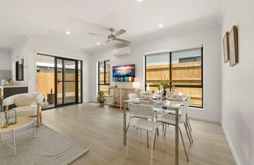 Browns Plains House | Inviting 3BR Home with Cozy Design and Full Kitchen