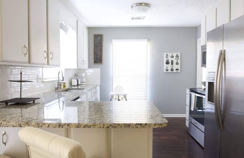 Gunter Afs House | Pet-Friendly 3BR Home with Large Backyard Near Capitol