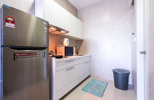 Shah Alam Apartment | Top-Rated 3BR Homestay with Pool View in Bukit Rimau