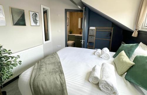 Leeds House | 3BR House for contractors and professionals with free Parking & Netflix nr motorway