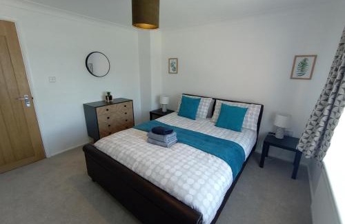 Bicester House | Family-Friendly 3BR House with Garden Near Bicester Village