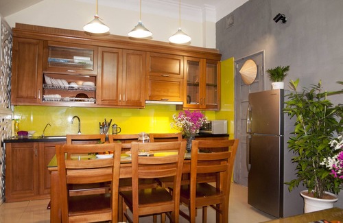 Truc Bach House | Modern 3BR Lakeside House Steps from Old Quarter