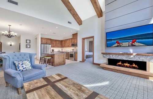 South Lake Tahoe Condo | Elegant 3Br Residence Near Heavenly Gondola & Village