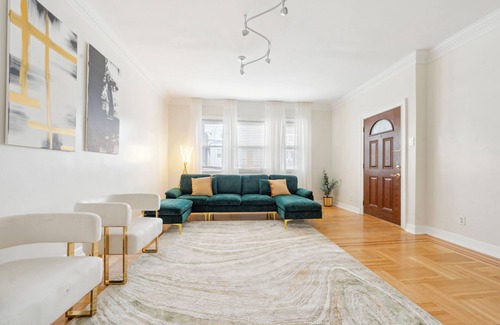 Southeast Yonkers House | 3BR Luxury Retreat with Easy Parking