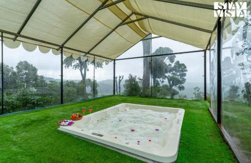 Madikeri Villa | Explore StayVista at Mercara Hill with Exciting Games